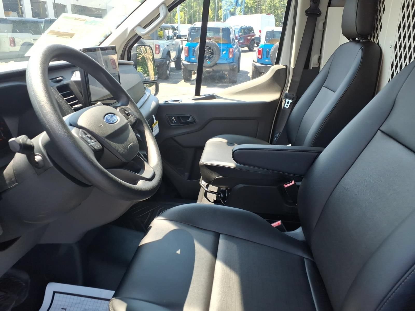 New 2026 Ford Transit 150 Low Roof w/ Load Area Protection Package RWD image 14