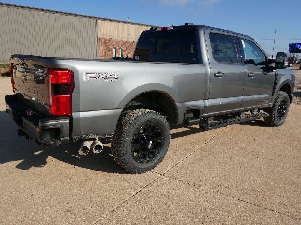 New 2026 Ford F250 Lariat w/ Black Appearance Package image 4