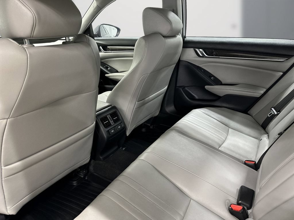 Used 2019 Honda Accord Touring image 15