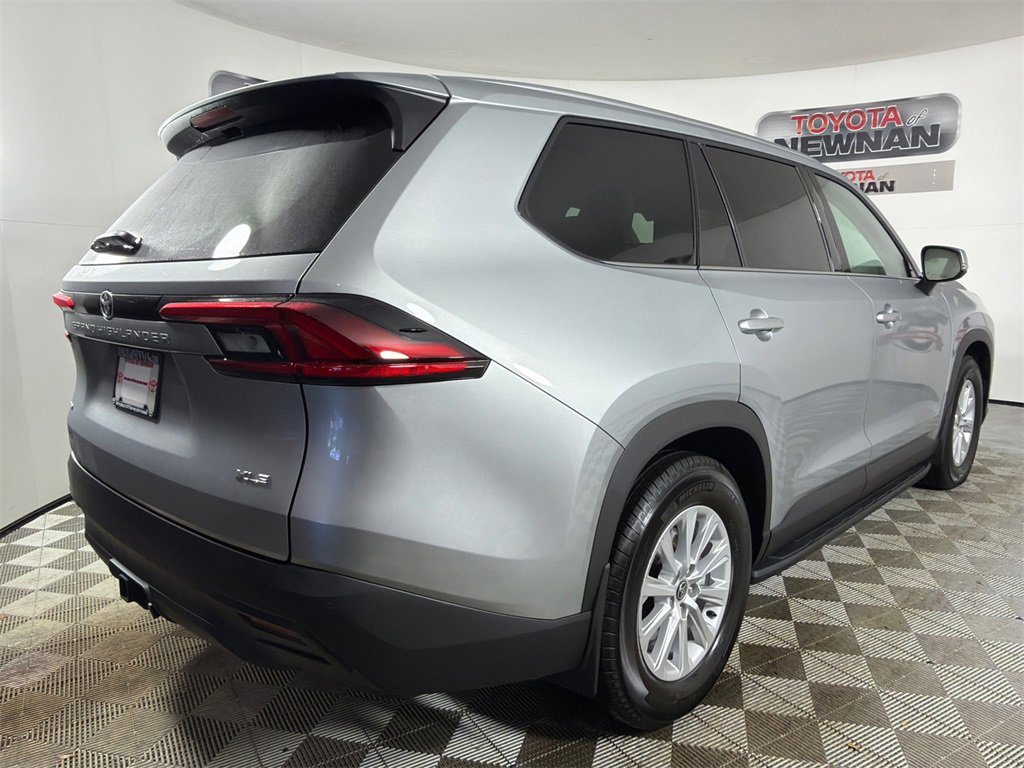 Used 2026 Toyota Grand Highlander XLE image 3