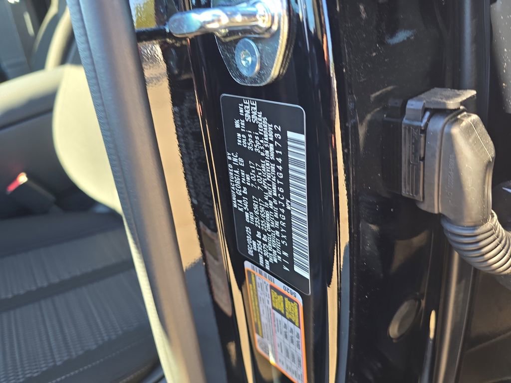 New 2026 Kia Sorento LX FWD image 32