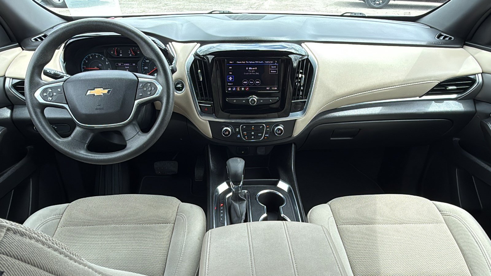Used 2022 Chevrolet Traverse LS FWD image 16