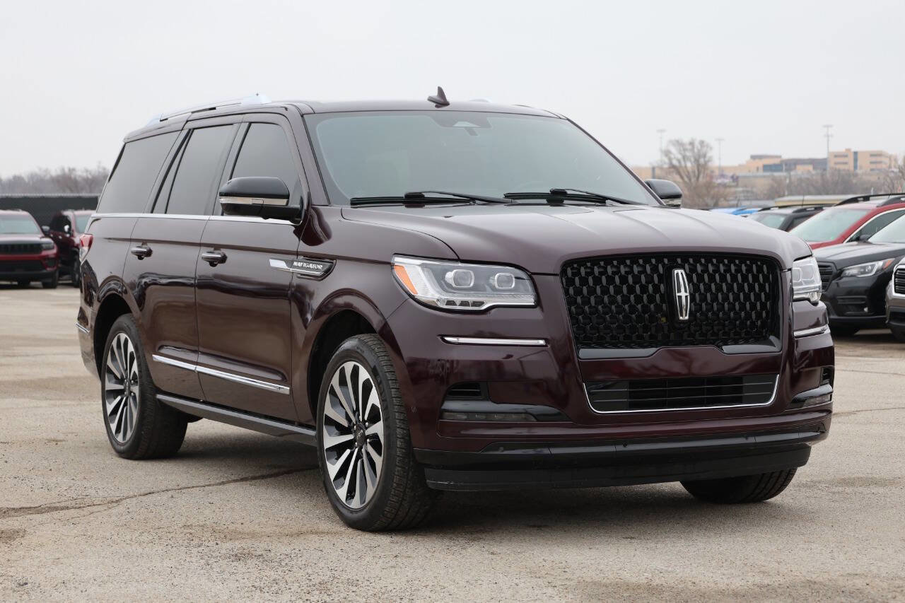 Used 2023 Lincoln Navigator Reserve image 4