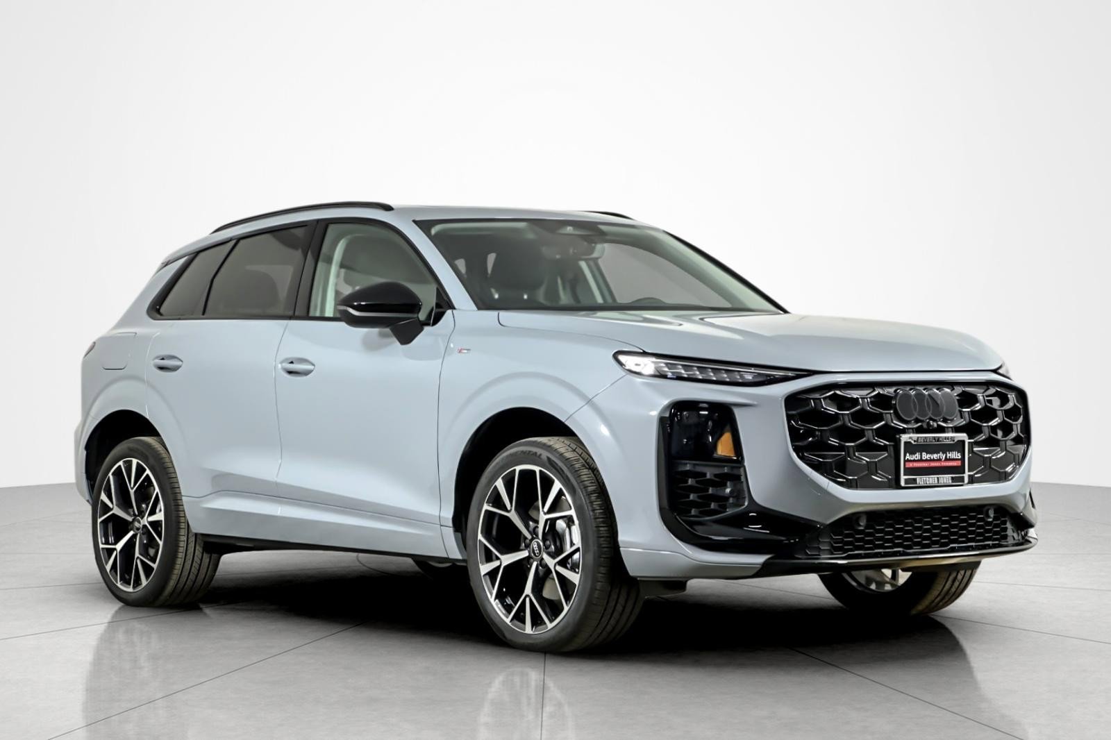 New 2026 Audi Q3 quattro 2.0T AWD/4WD image 2