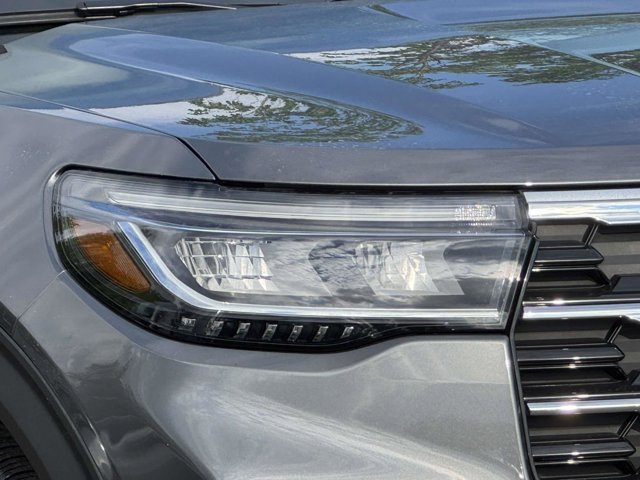Used 2026 Ford Explorer Active AWD/4WD image 11