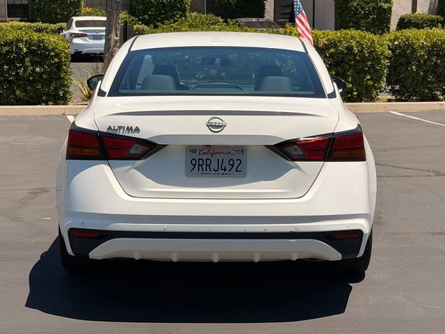 Used 2025 Nissan Altima 2.5 SV FWD image 6