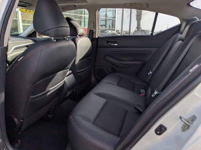 Used 2021 Nissan Altima 2.5 SR w/ SR Premium Package FWD image 12