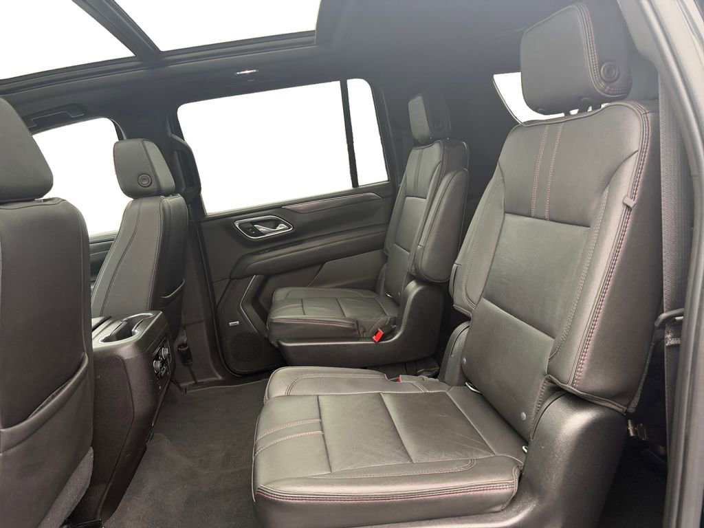 Used 2021 Chevrolet Suburban RST w/ Luxury Package image 13