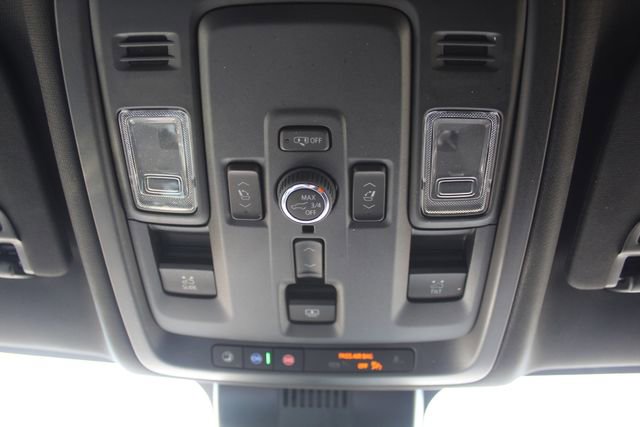 Used 2025 GMC Yukon Denali w/ Denali Reserve Package image 37