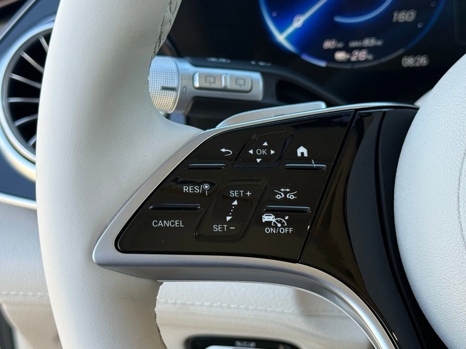 New 2026 Mercedes-Benz EQS 550 4MATIC SUV image 20