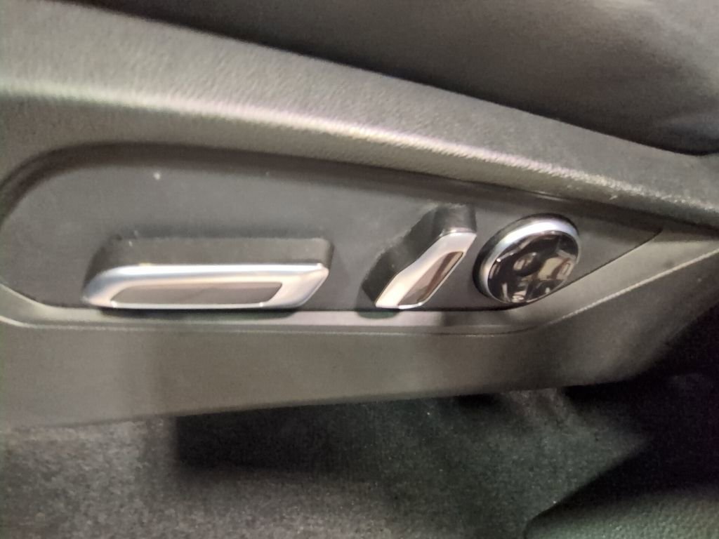 Used 2023 Acura MDX A-Spec image 12