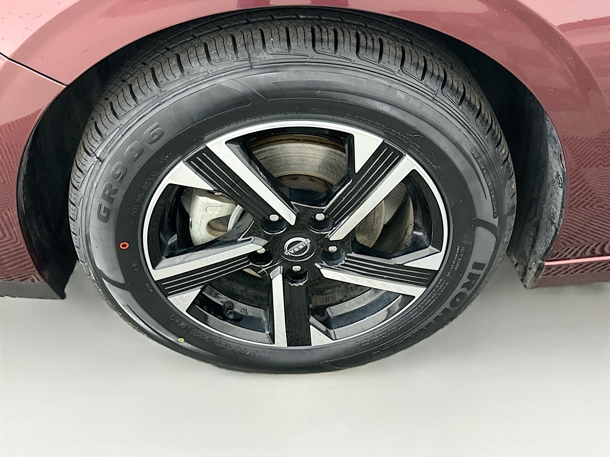 Used 2024 Nissan Sentra SV FWD image 11