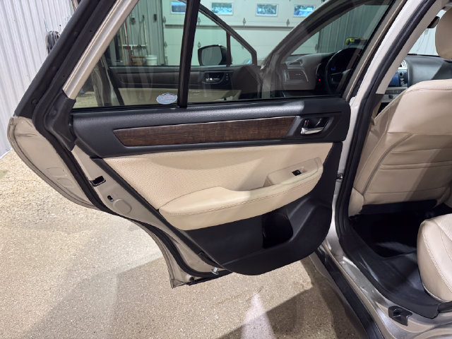 Used 2017 Subaru Outback 2.5i Limited AWD/4WD image 19