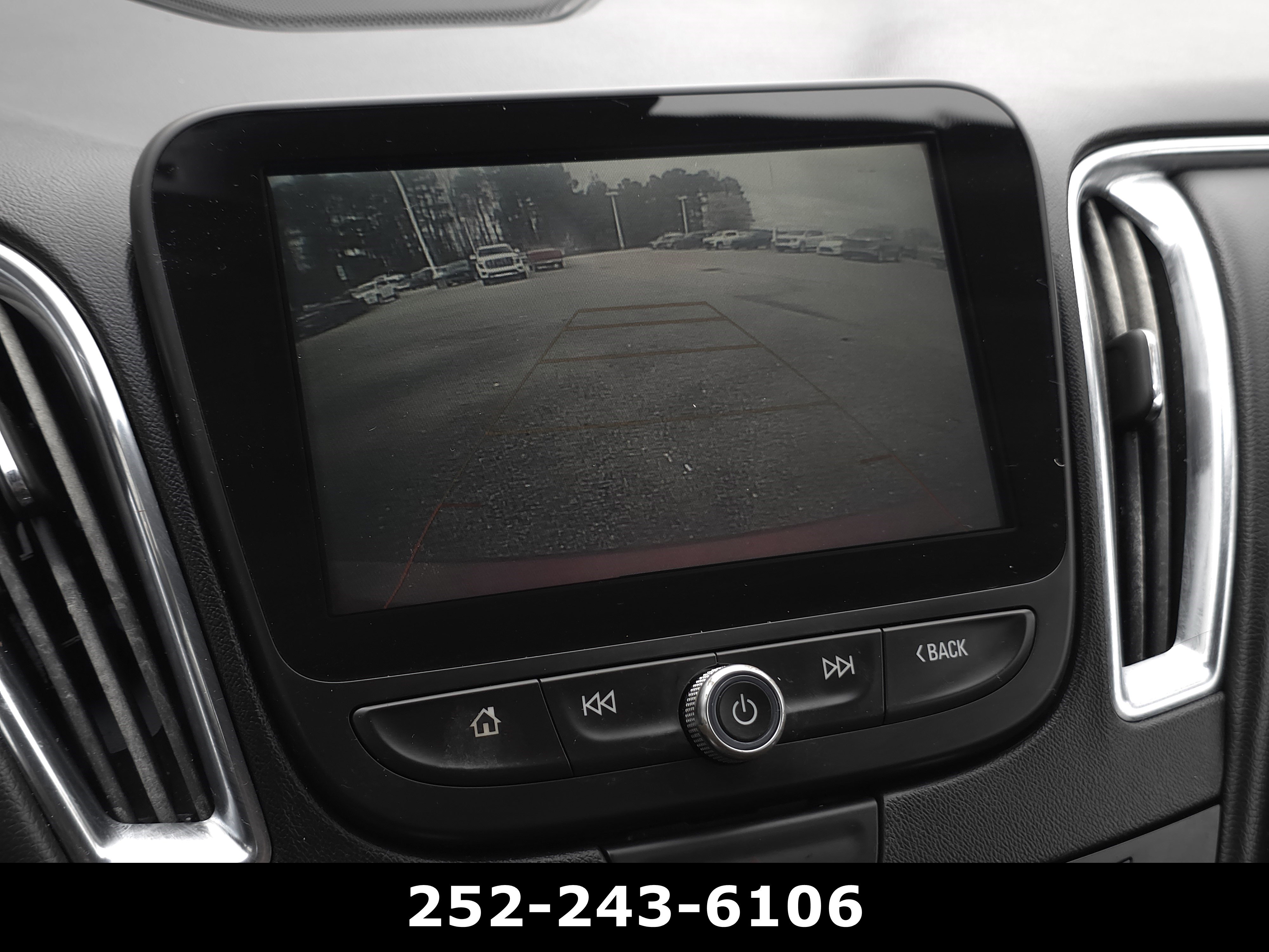 Used 2018 Chevrolet Malibu LT w/ Leather Package image 20