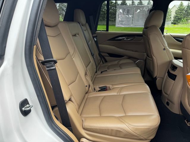 Used 2020 Cadillac Escalade Platinum RWD image 15