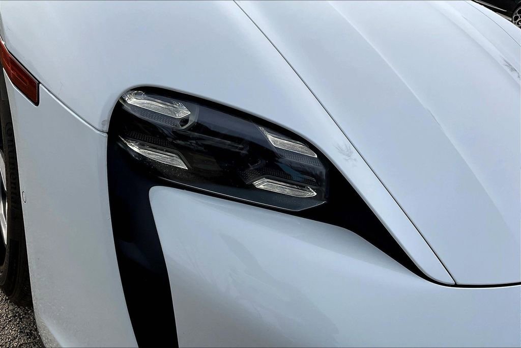 Used 2020 Porsche Taycan 4S image 31