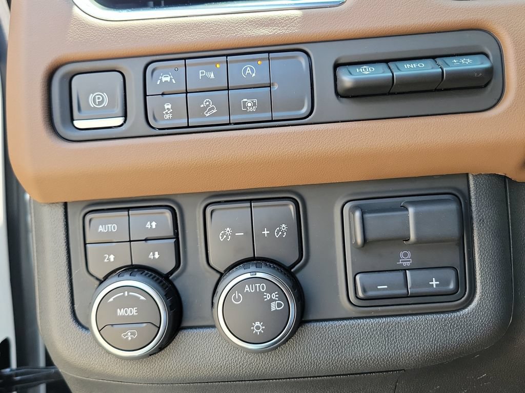 Certified 2023 Chevrolet Tahoe High Country AWD/4WD image 34