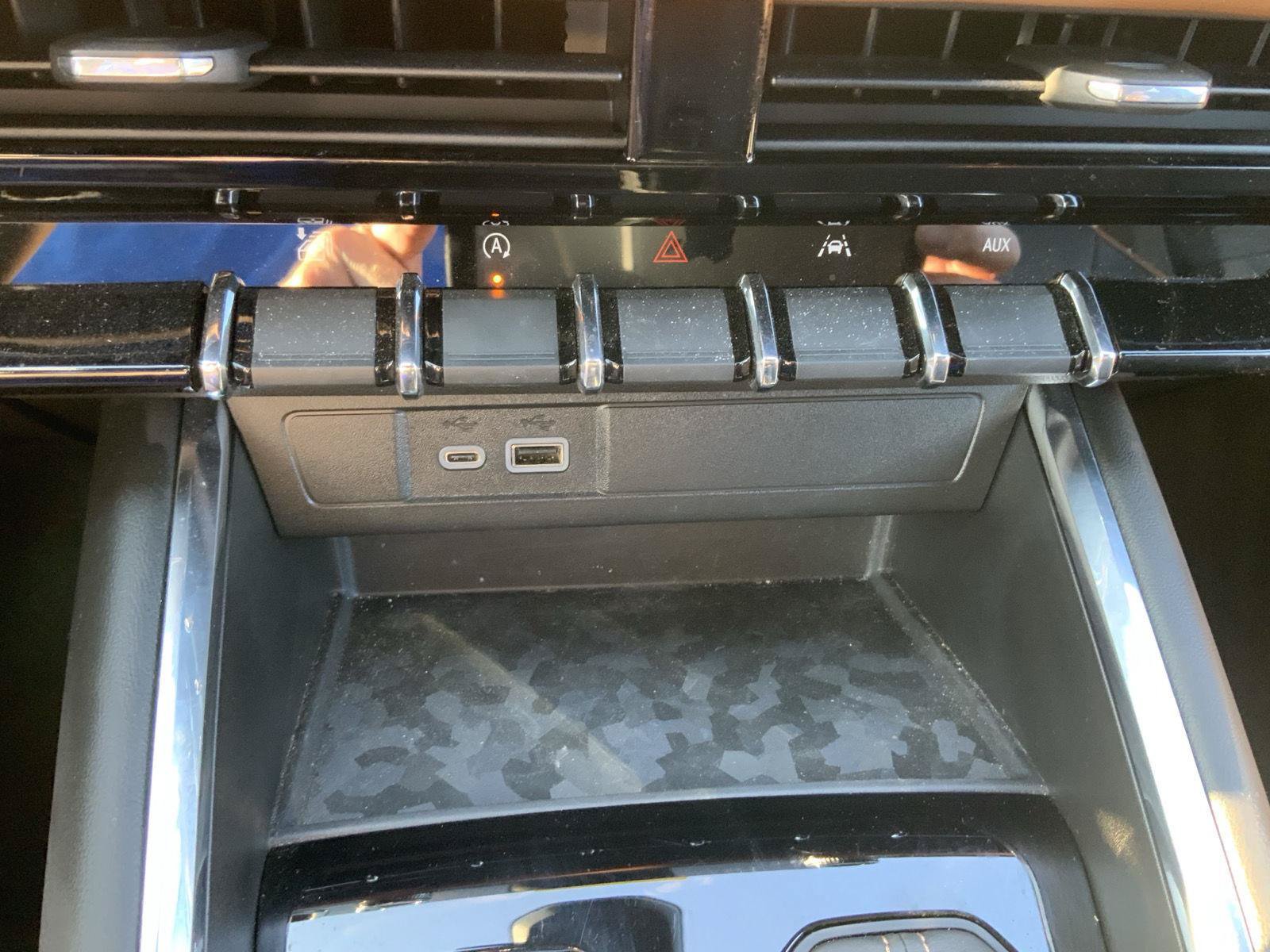 Used 2024 GMC Canyon AT4 w/ Canyon Safety Plus Package AWD/4WD image 47