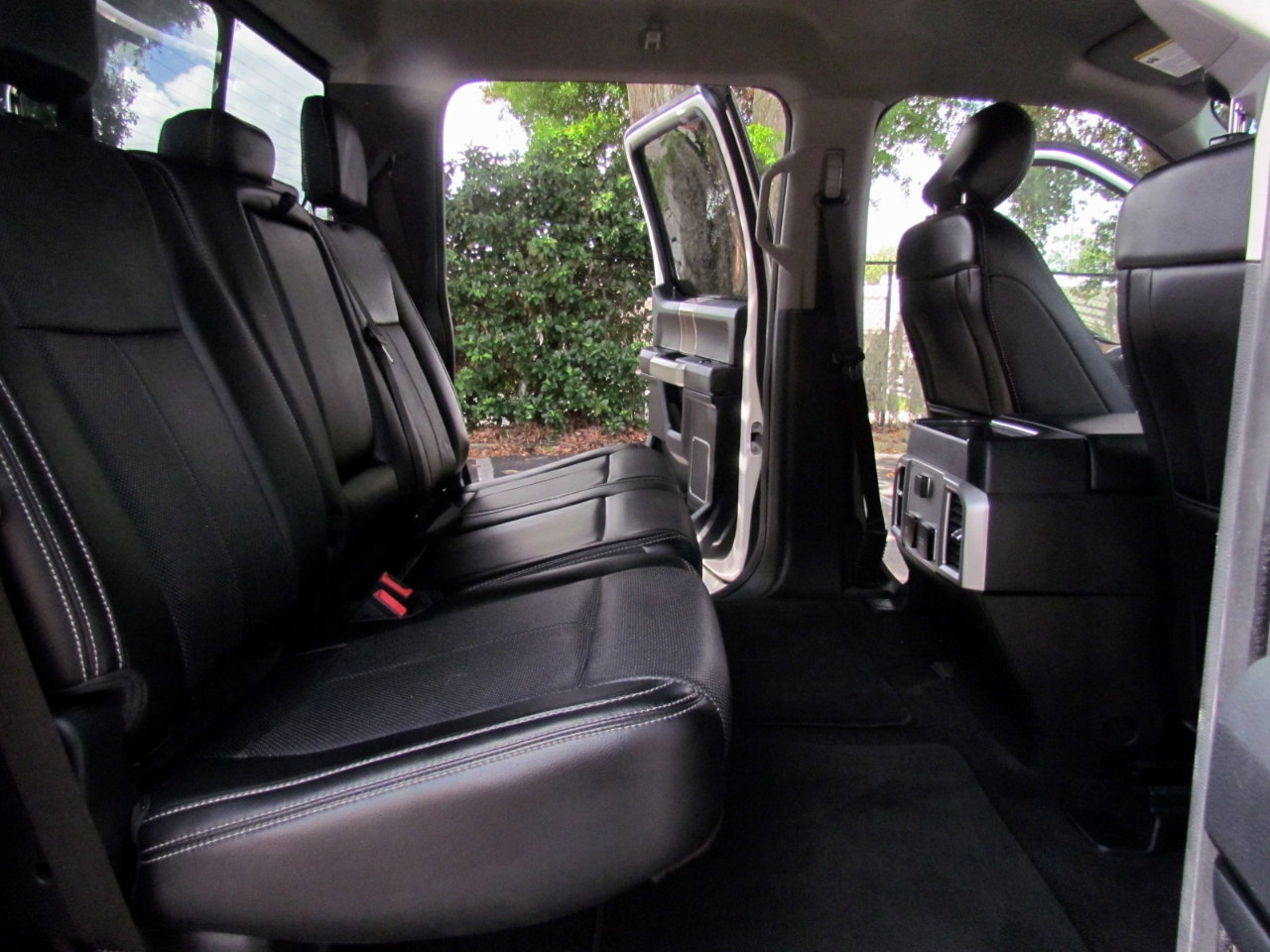 Used 2018 Ford F150 Lariat w/ Trailer Tow Package image 22