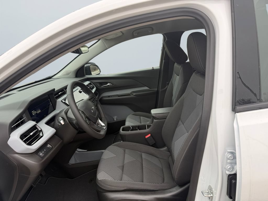New 2027 Chevrolet Bolt LT w/ Comfort Package FWD image 9