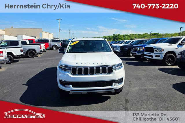 Used 2024 Jeep Wagoneer L Series II w/ Flexible Seating Group AWD/4WD image 2