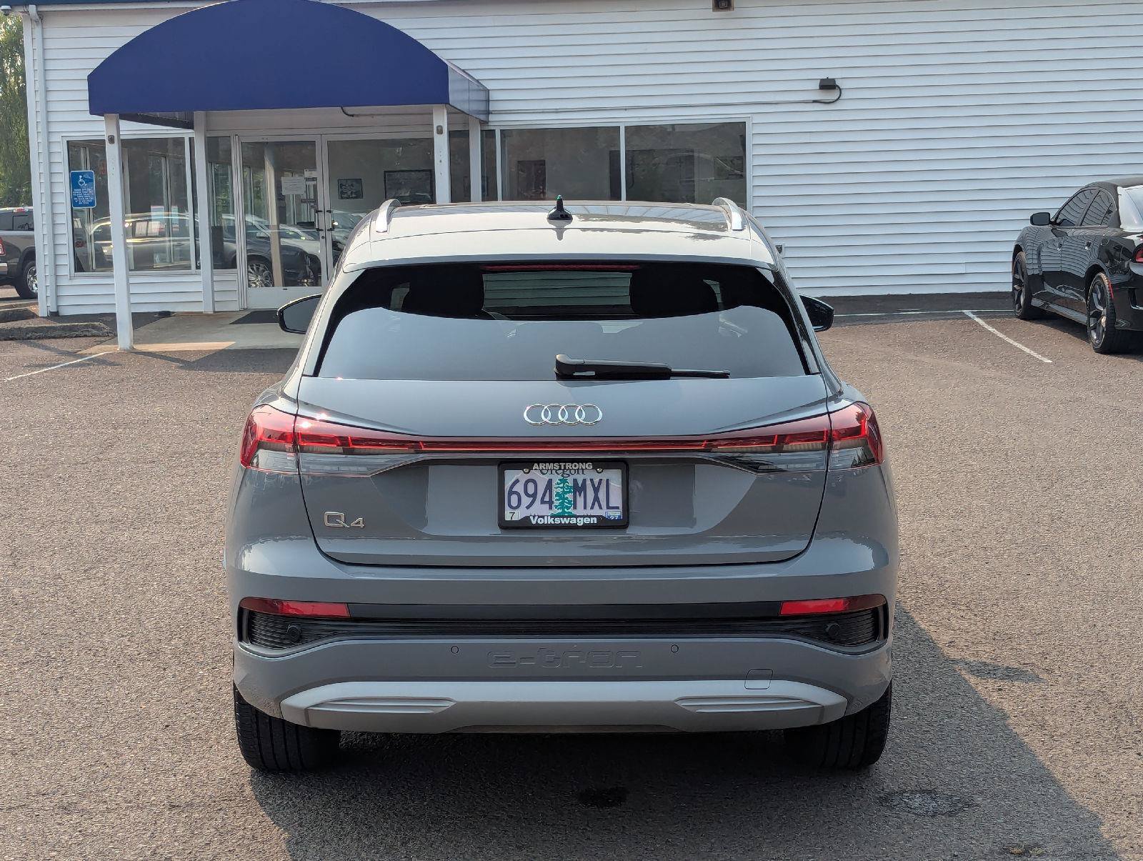 Used 2023 Audi Q4 e-tron Premium Plus w/ Premium Plus RWD image 4