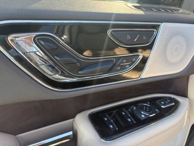 Used 2023 Lincoln Navigator L Reserve AWD/4WD image 10