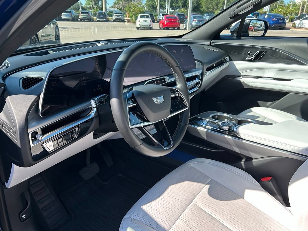 Used 2024 Cadillac Lyriq Luxury RWD image 17