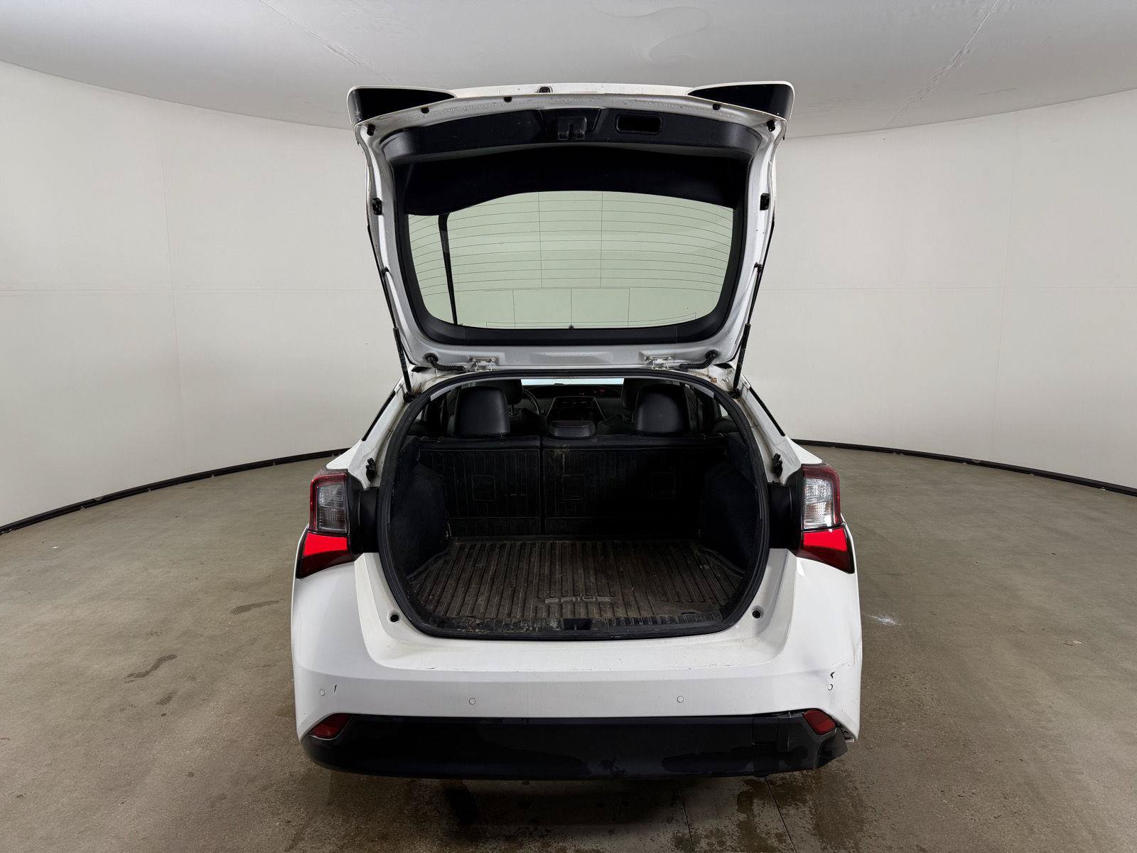 Used 2022 Toyota Prius AWD image 9