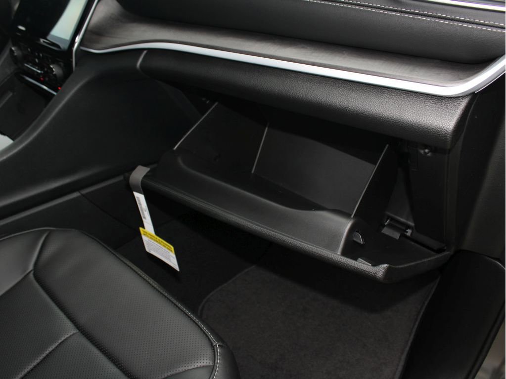 New 2025 Jeep Grand Cherokee Limited w/ Luxury Tech Group II image 33