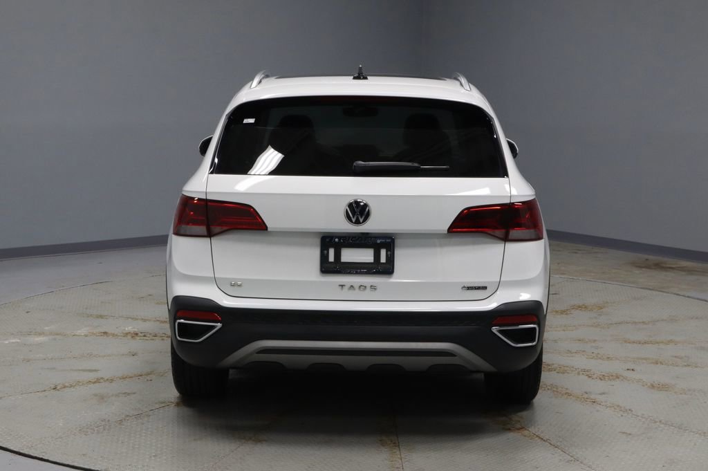 Used 2023 Volkswagen Taos SE w/ Panoramic Sunroof Package AWD/4WD image 10
