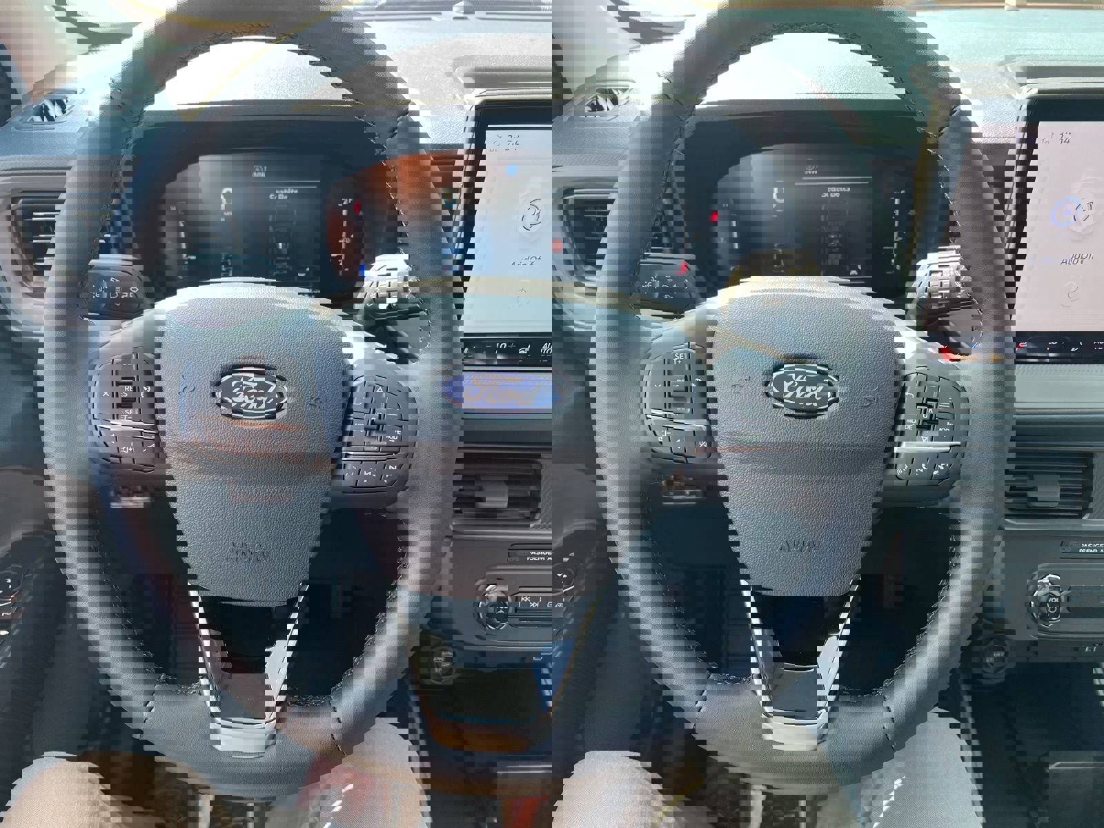 New 2025 Ford Maverick XLT w/ XLT Luxury Package image 19