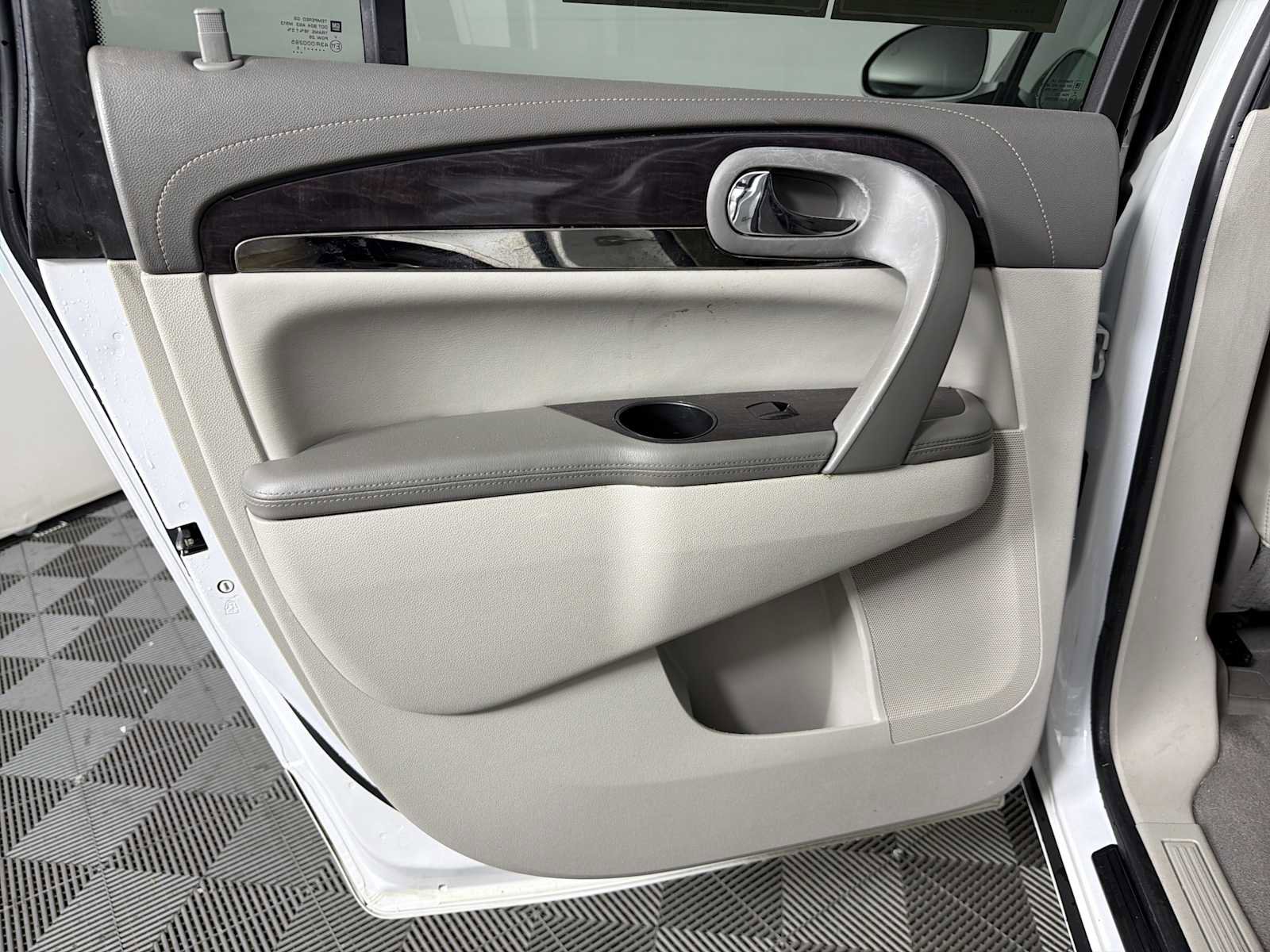 Used 2016 Buick Enclave Leather image 21