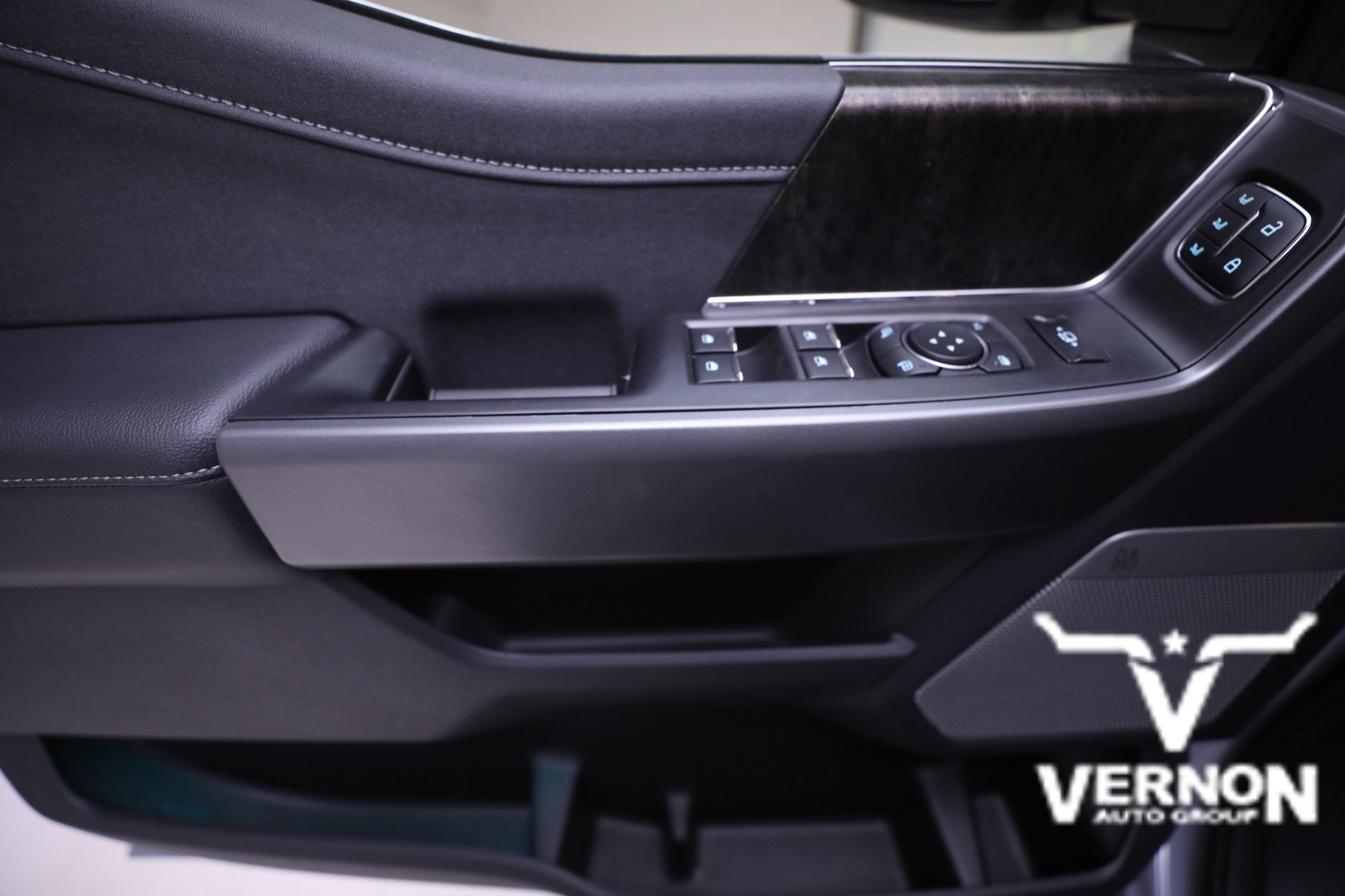 New 2026 Ford F250 Lariat w/ Chrome Package image 19