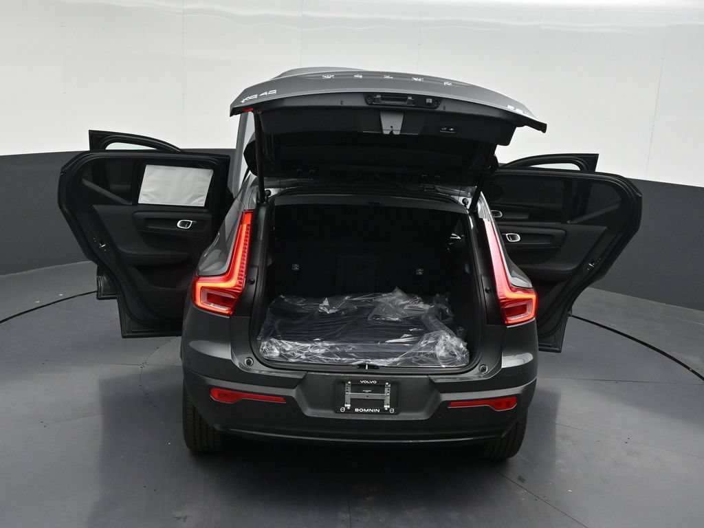 New 2026 Volvo XC40 B5 Plus w/ Climate Package AWD/4WD image 34