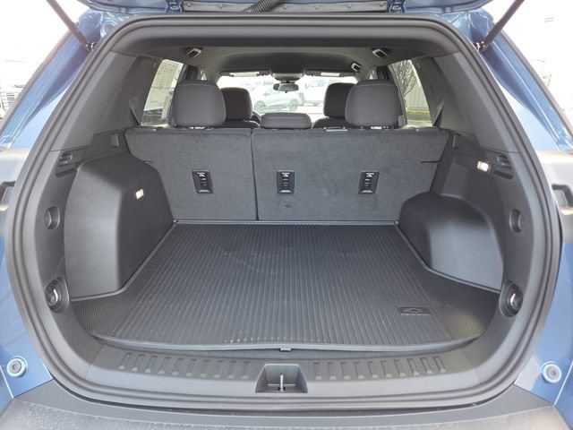 New 2027 Chevrolet Equinox LT w/ LPO, Floor Liner Package FWD image 17