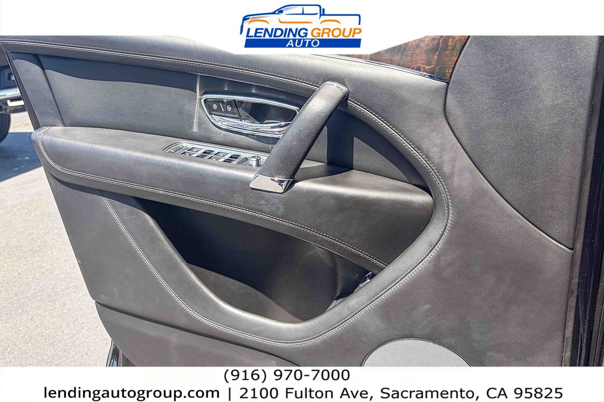Used 2019 Bentley Bentayga AWD/4WD image 19