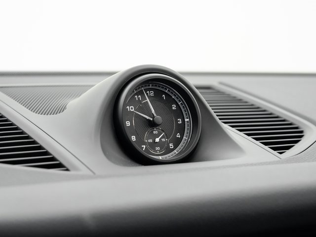 Certified 2025 Porsche Macan image 16