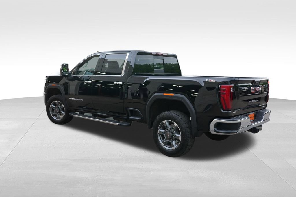Used 2025 GMC Sierra 3500 SLT w/ SLT Premium Package AWD/4WD image 7