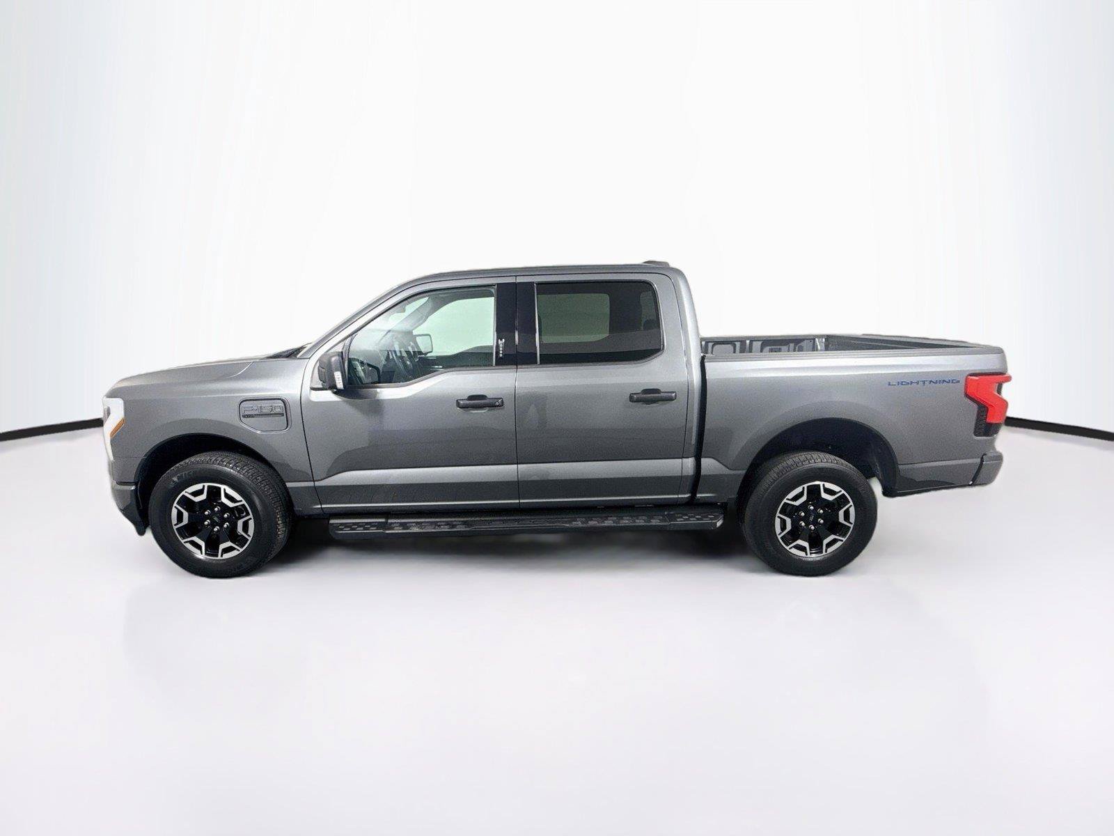 Used 2023 Ford F150 Lightning XLT AWD/4WD image 2