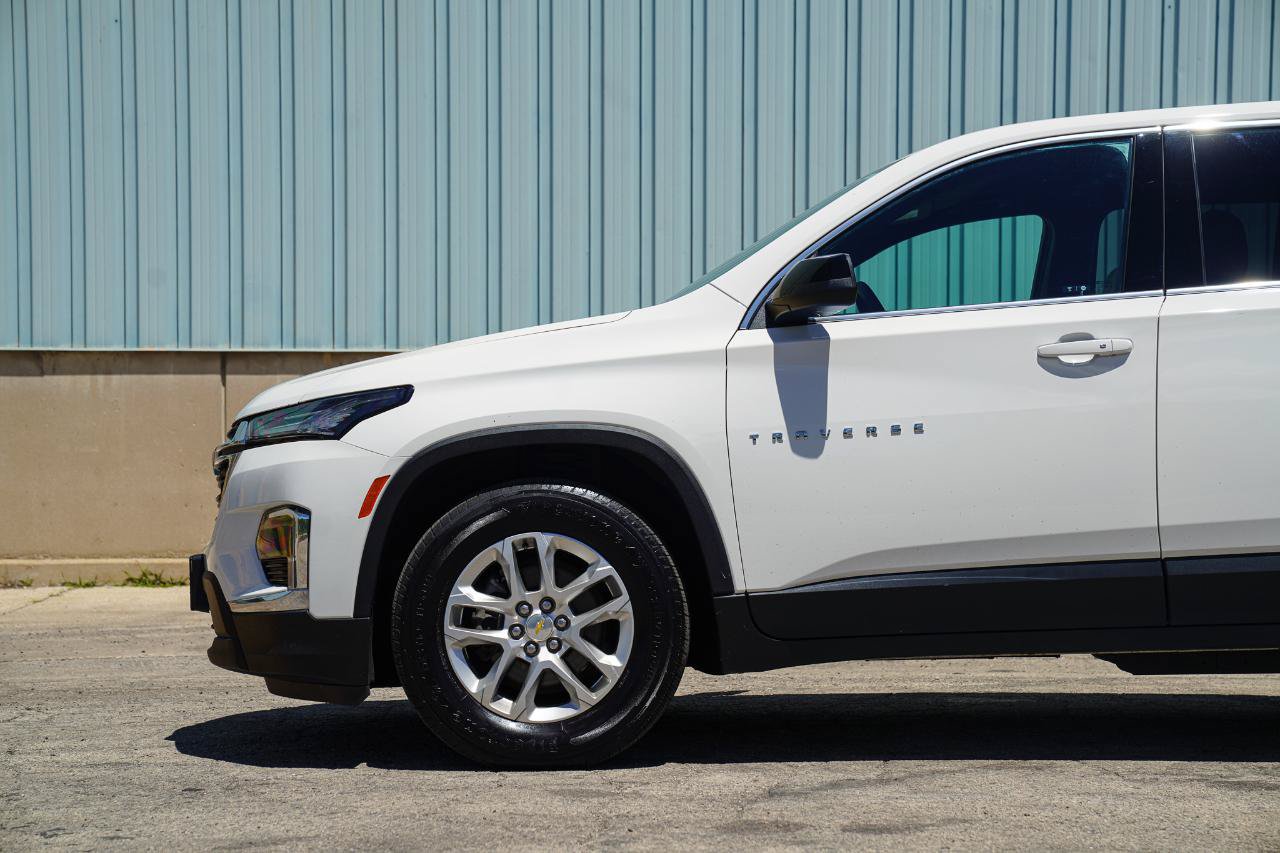 Used 2023 Chevrolet Traverse LS AWD/4WD image 11