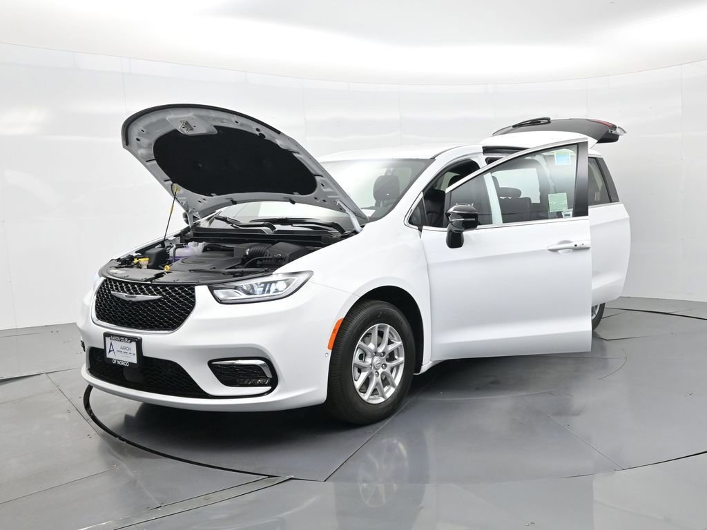 New 2026 Chrysler Pacifica Select image 26