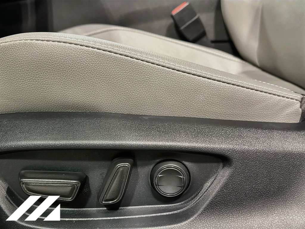 Used 2025 Toyota Camry SE w/ Multimedia Upgrade Package FWD image 19