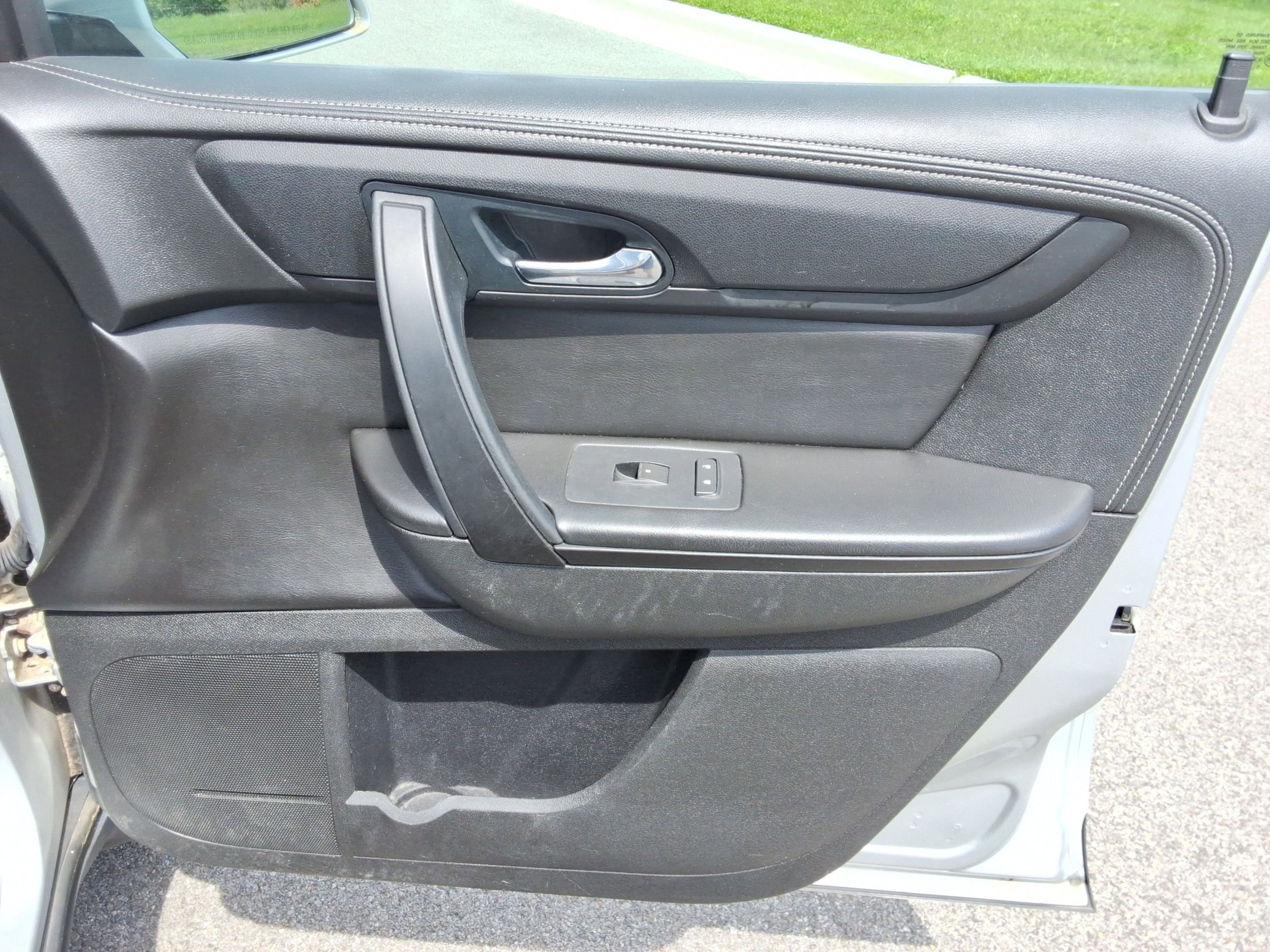 Used 2016 Chevrolet Traverse LT AWD/4WD image 25