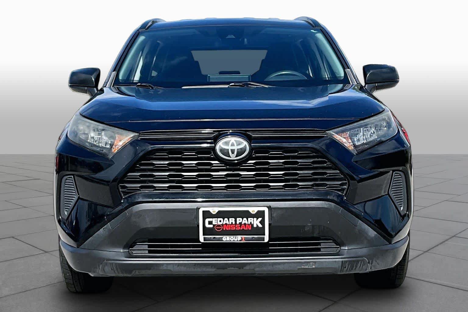 Used 2019 Toyota RAV4 LE w/ Carpet Mat Package FWD image 4