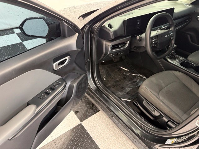 Used 2025 Kia K4 FWD image 30