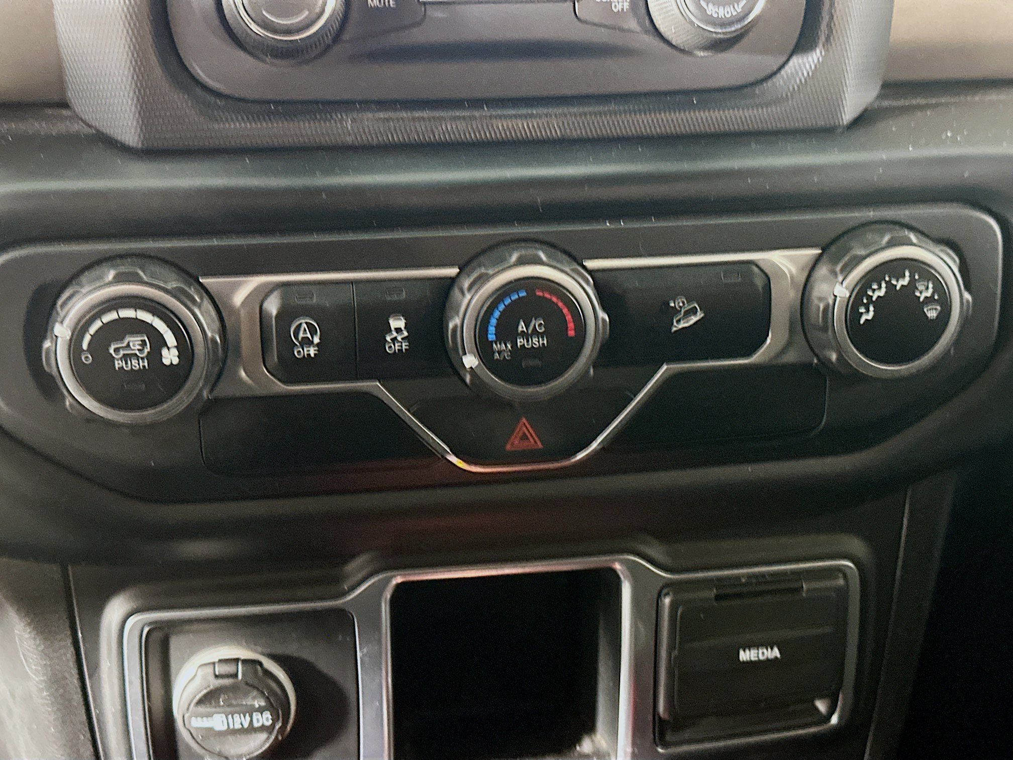 Used 2018 Jeep Wrangler Sport AWD/4WD image 22