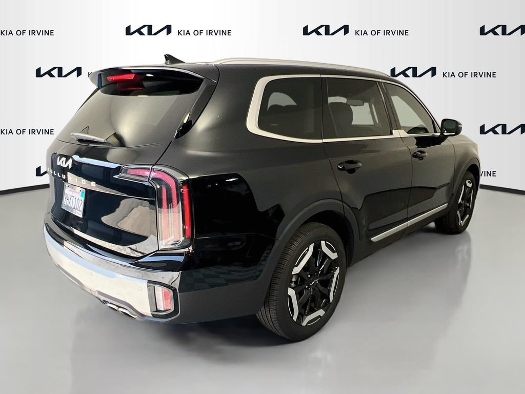 Certified 2024 Kia Telluride EX w/ EX Captain's Chair Package FWD image 9