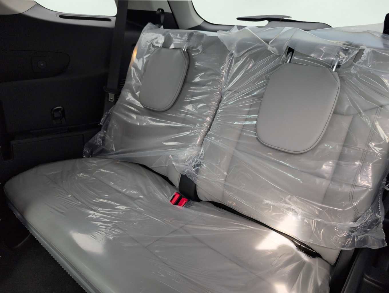 New 2025 Ford Explorer Active w/ Active Comfort Package image 9