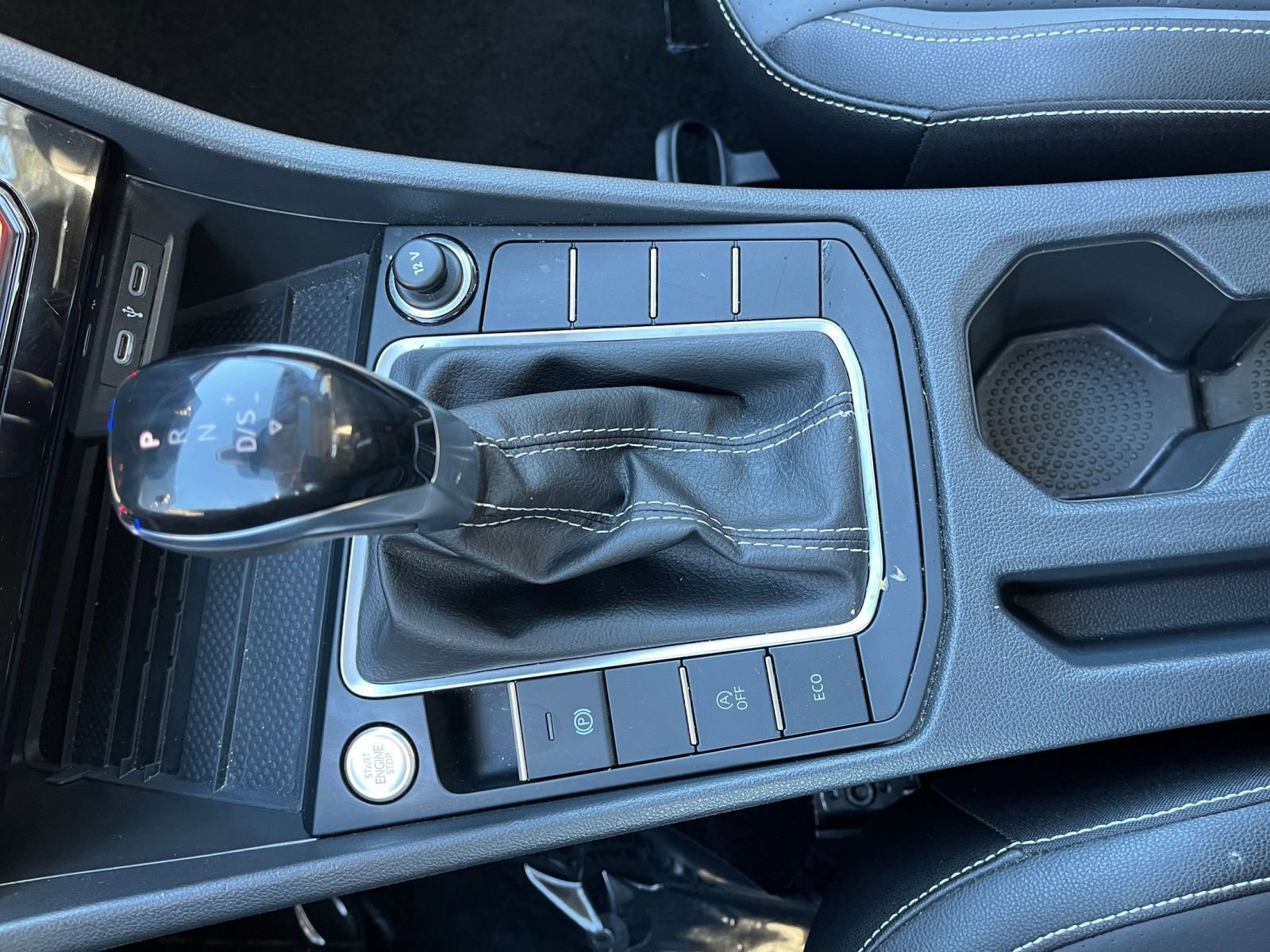 Used 2025 Volkswagen Jetta SE image 40